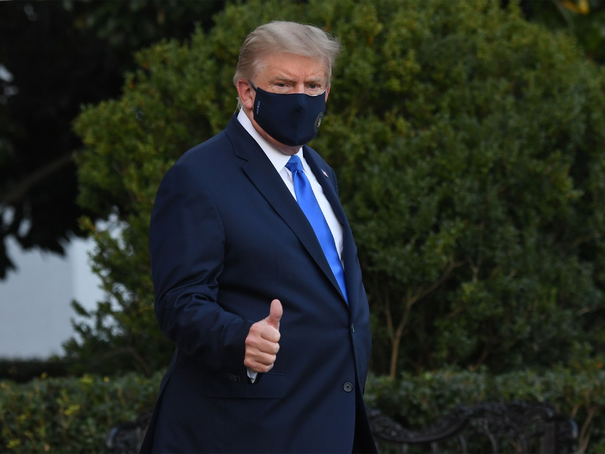 Donald Trump wearing mask for COVID-19